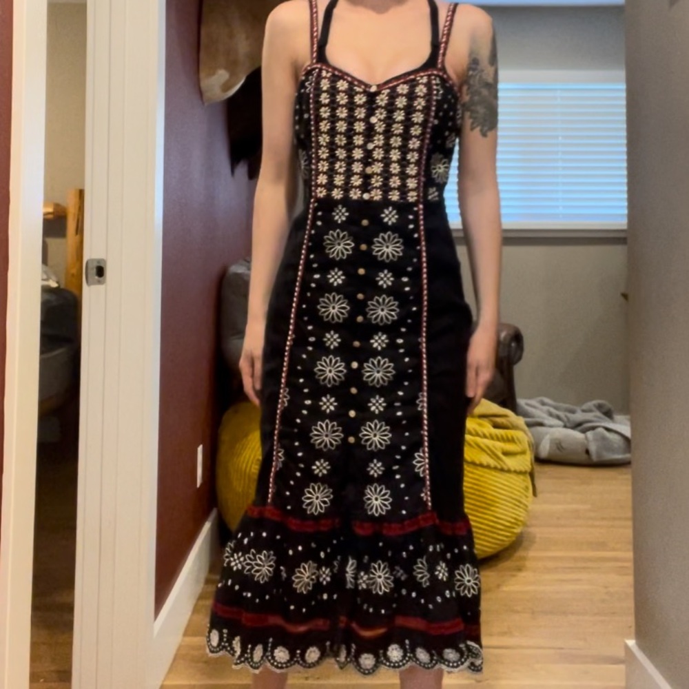 Veronica Beard Embroidered Beaded Dress - Picture 4 of 13